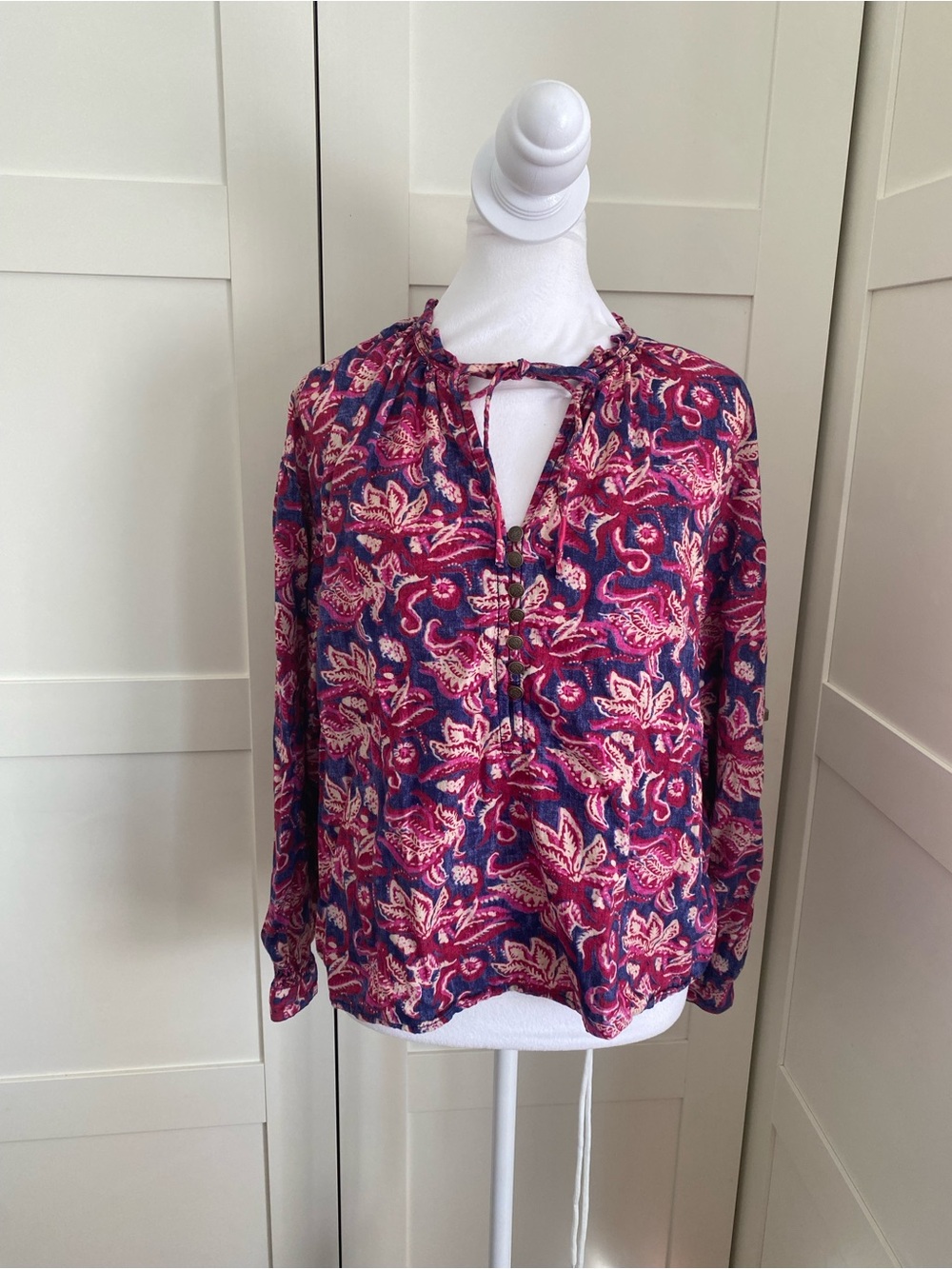 PILCRO Women's Floral Keyhole Peasant Blouse - Pink & Blue